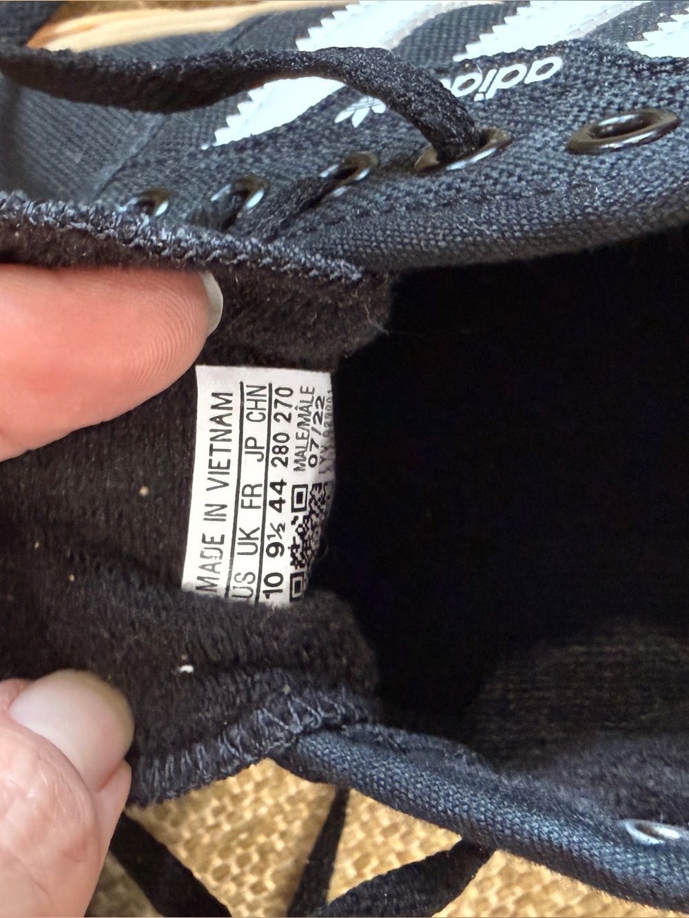NWT adidas Men’s Black & White Sneakers with Gum Sole - Picture 7 of 7